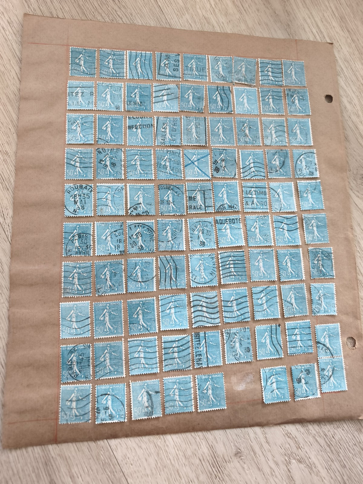 Gros lot timbres anciens Marianne 50c bleu sur planche philatélie étude France