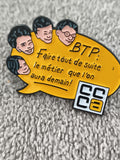 Pin's vintage CCCA BTP jaune bulle BD "Faire tout de suite le métier de demain"