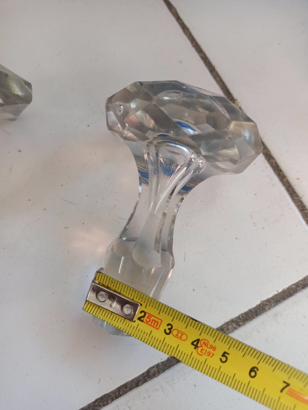 Bouchon ancien carafe whisky vintage, verre taillé, accessoire rétro cristal