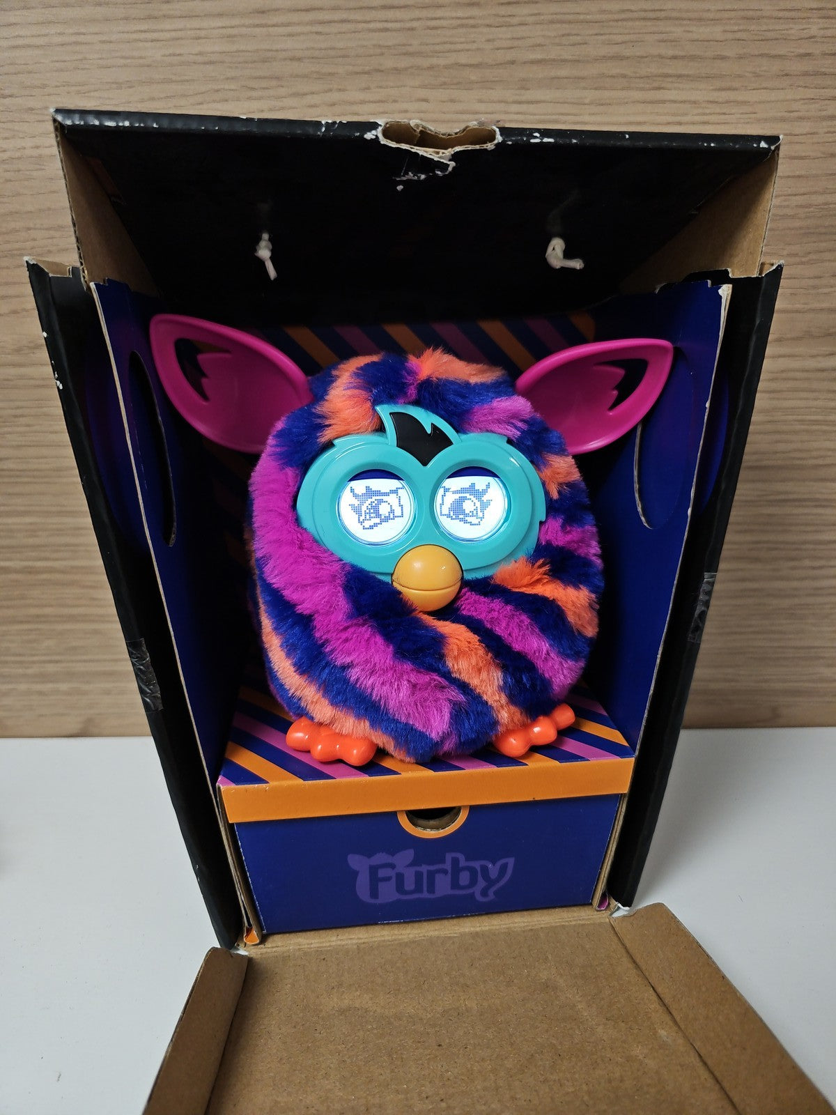Peluche interactive Furby Boom Hasbro 2013 motif triangle jouet électronique enf