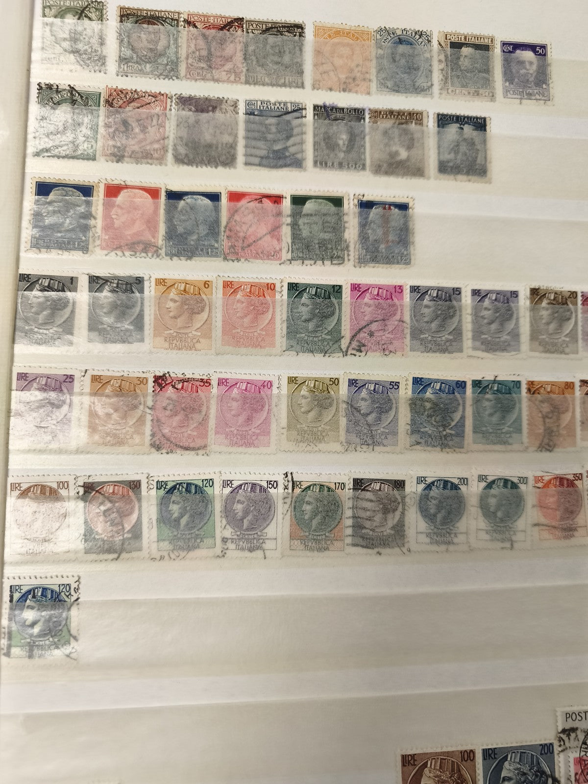 Lot de timbres poste italiens multicolores oblitérés, philatélie, support exclu