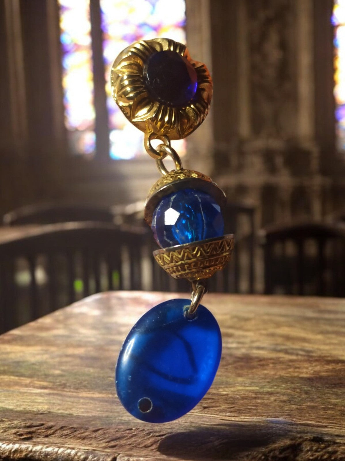 Boucle d’oreille vintage années 70 bleu or, pendentif fantaisie unique