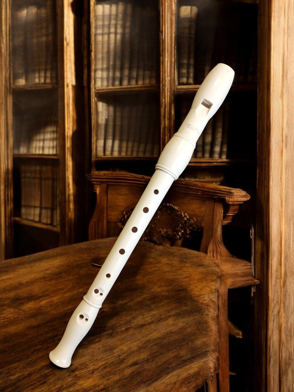 Flûte à bec Pago blanche vintage, instrument ancien rétro d’occasion