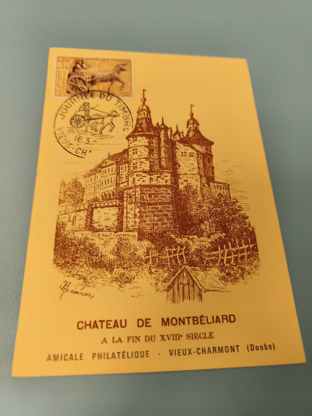 Carte postale philatélie Château de Montbéliard, timbre et cachet illustrés