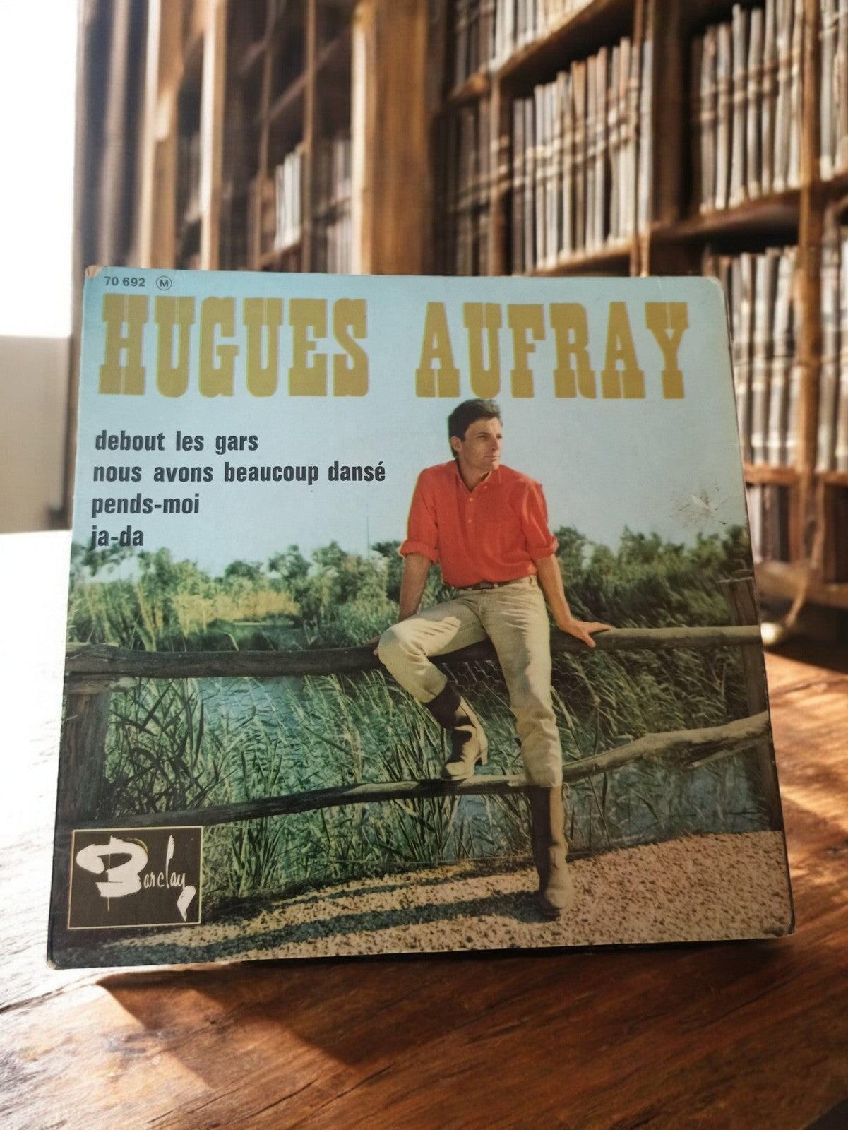 Disque vinyle 45 tours Hugues Aufray Barclay vintage pochette couleur rétro