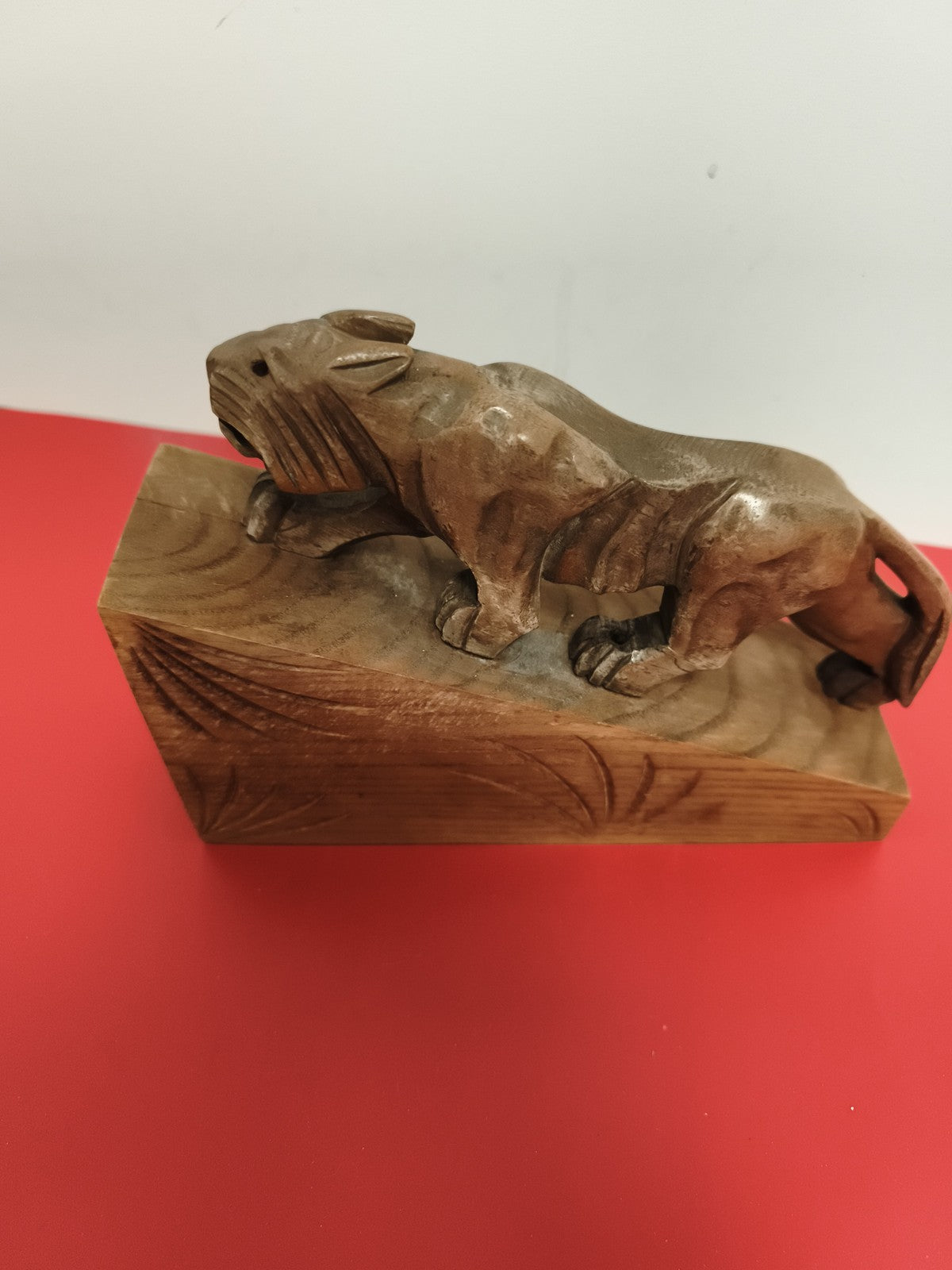 Sculpture ancienne lion bois sculpté main déco vintage animalier