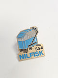 Pin's rétro Nilfisk ancien badge publicitaire collection vintage rare occasion