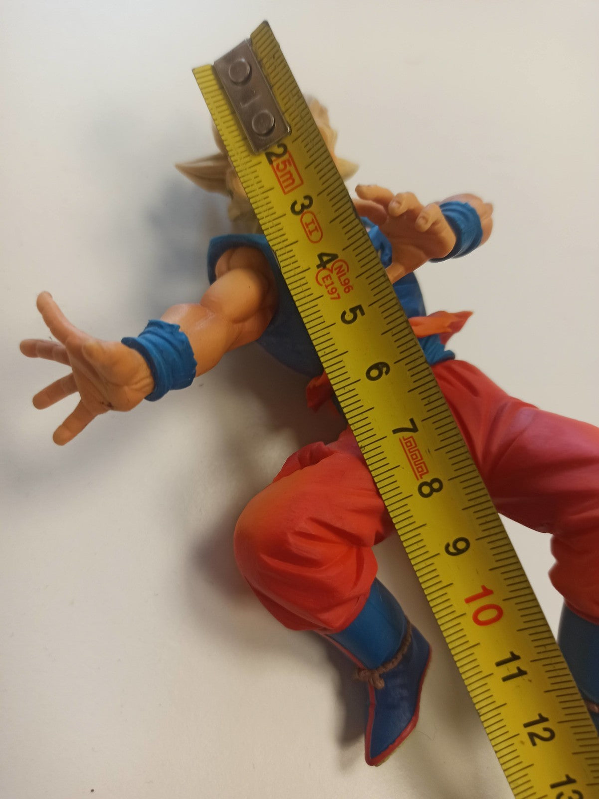 Figurine Goku Super Saiyan Banpresto DXF Dragon Ball Z 14cm articulée