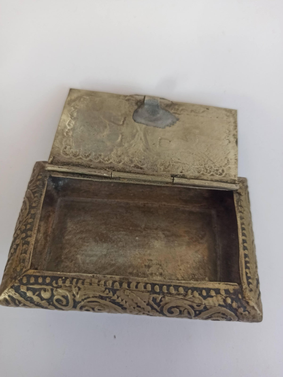 Petite boîte à bijoux ancienne argent 600, coffret gravé vintage rétro
