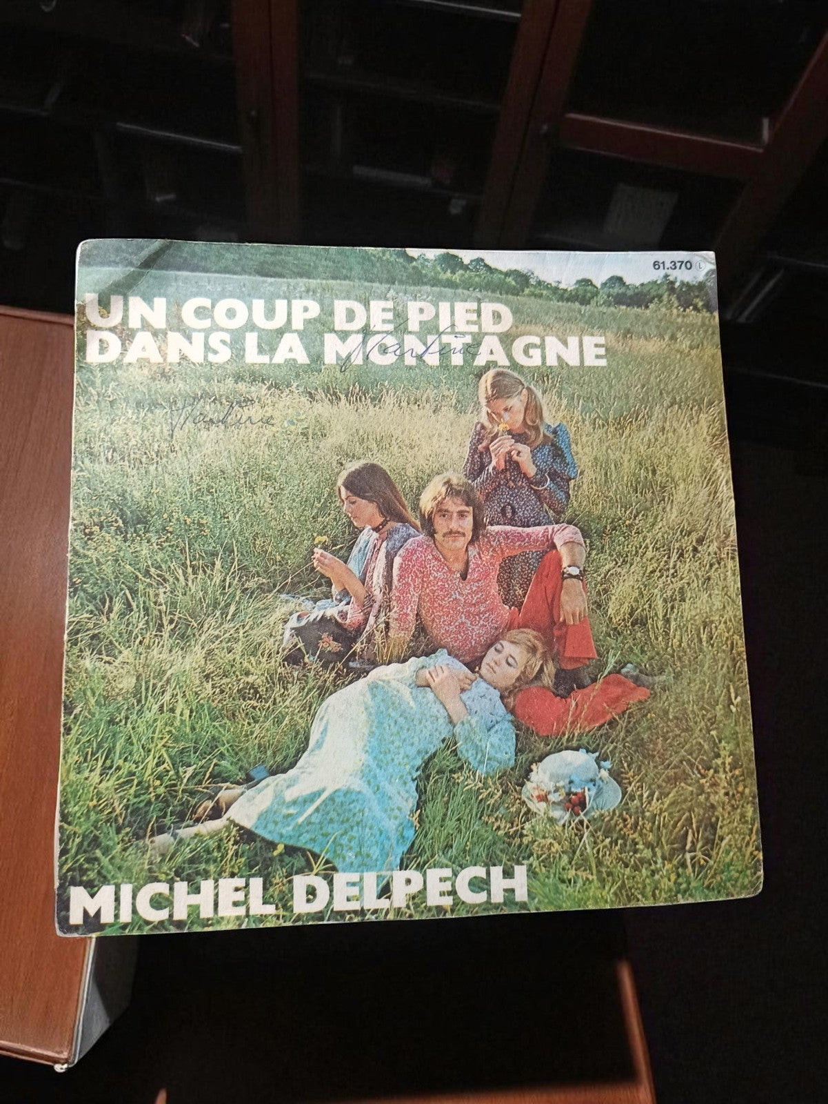 Vinyle 45T Michel Delpech Un Coup de Pied années 70 vintage rétro disque