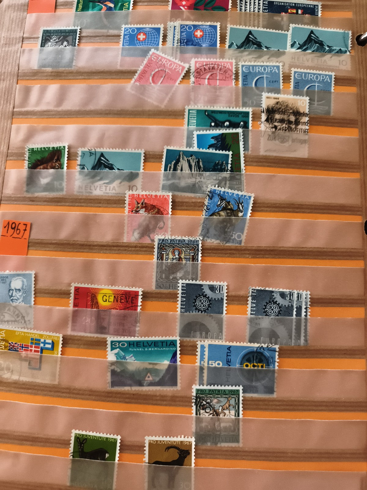 Timbres Suisse Helvetia 1967 thématiques animaux montagne Europa