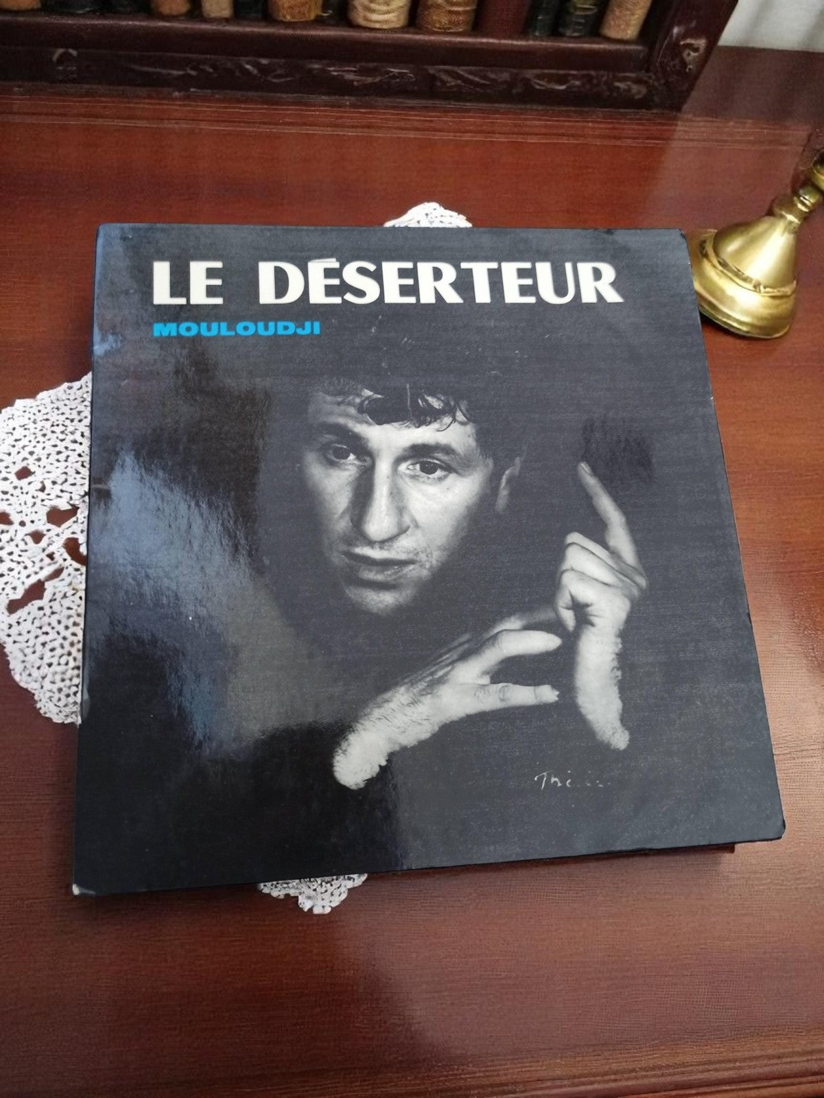 Disque vinyle Le Déserteur Mouloudji pochette noire vintage 45 tours