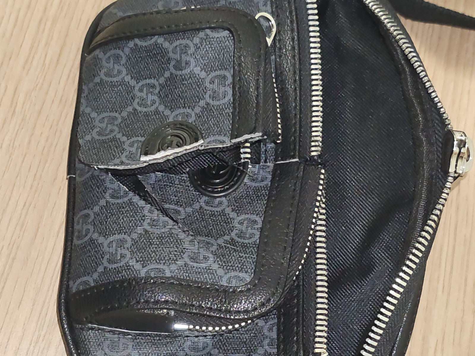 Sac bandoulière authentique Gucci pour pièces à restaurer
