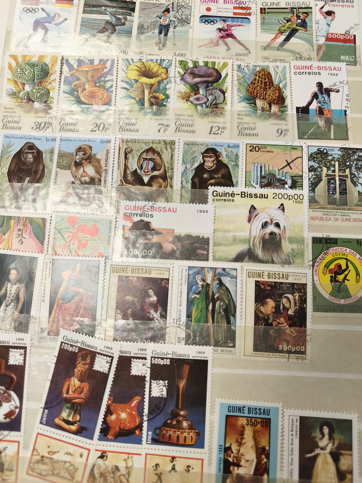 Lot de timbres Guinée-Bissau motifs variés animaux, sports, arts, d'occasion