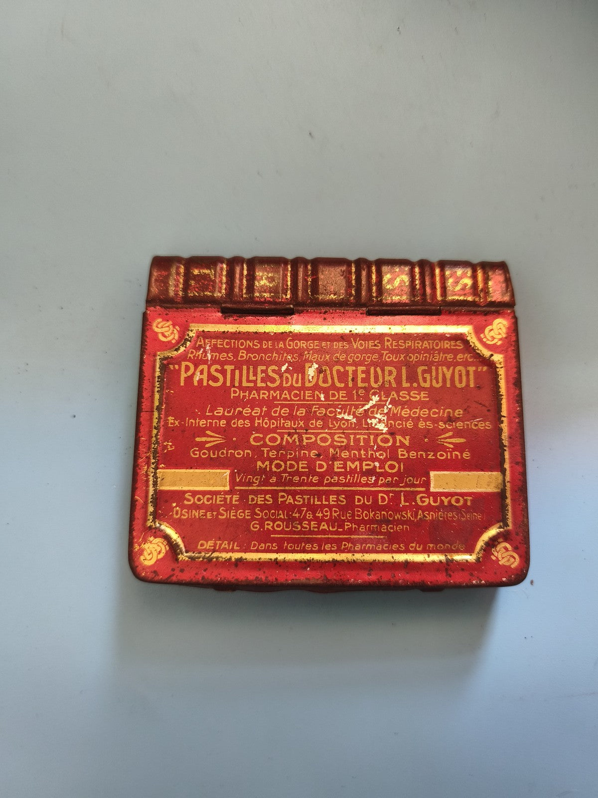 Petite boîte publicitaire métal vintage, ancienne boîte à pastilles rétro collec