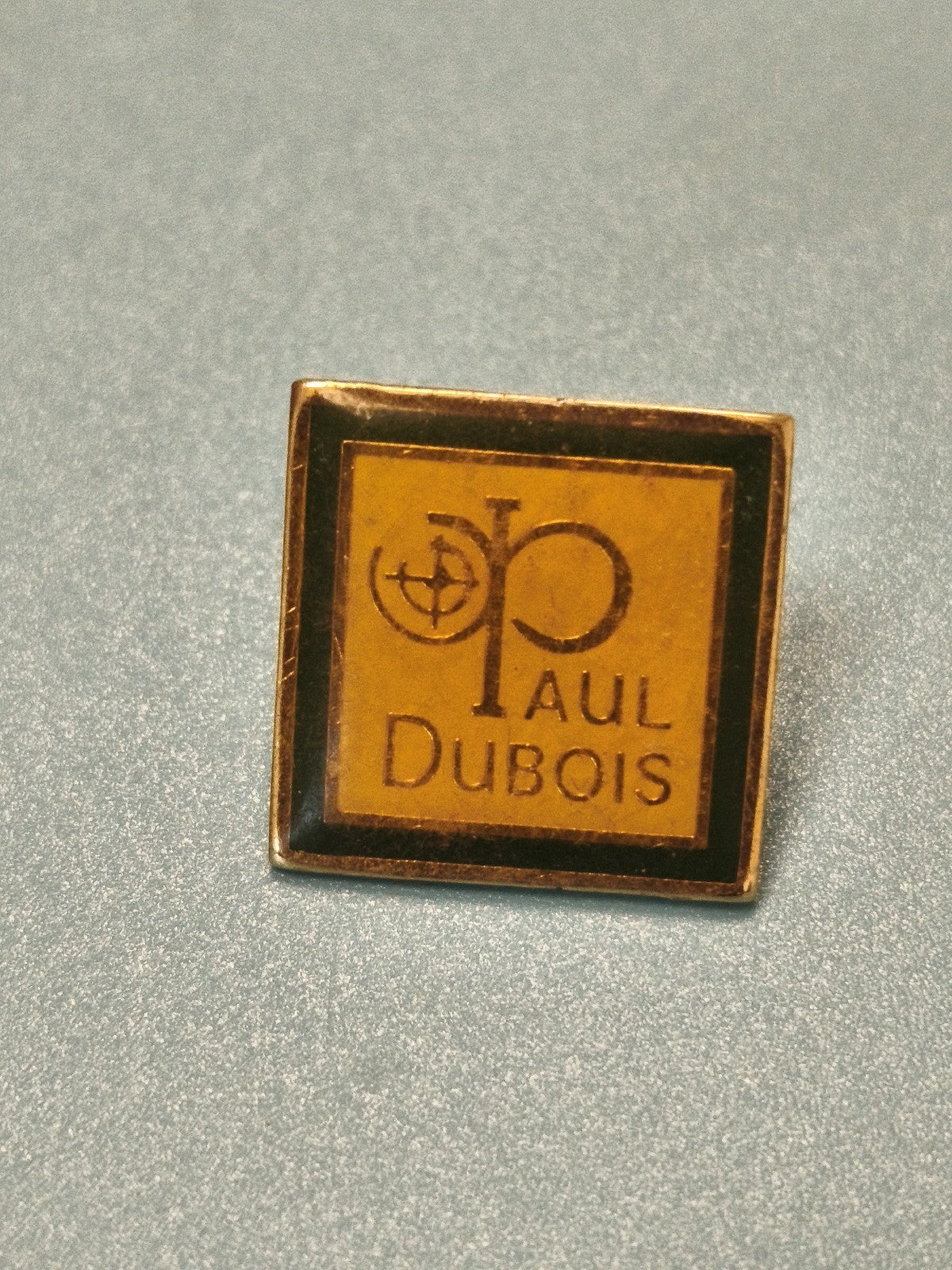 Vintage pin's carré Paul Dubois jaune noir collection badge ancien