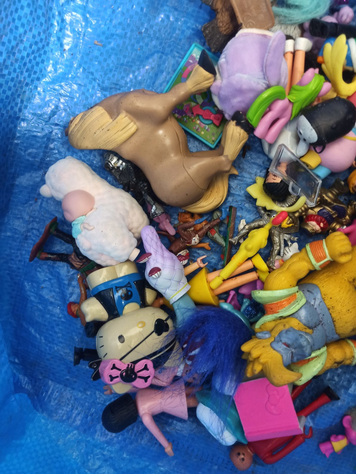 Lot figurines rétro vintage divers, jouets anciens en vrac collection occasion