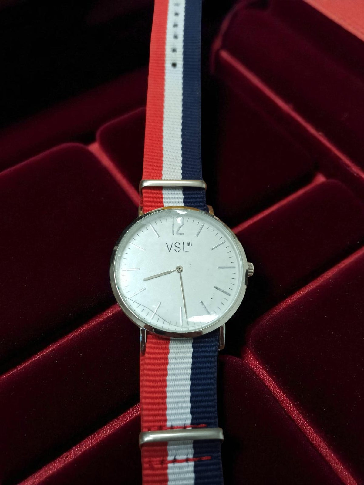 Montre femme VSL vintage cadran blanc bracelet tricolore rétro ancienne