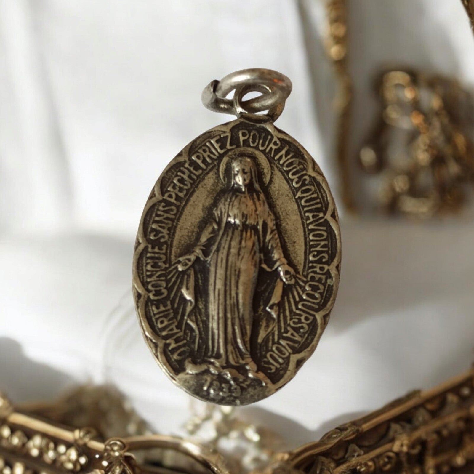Pendentif ancien médaille Vierge Marie ovale priez pour nous conçue sans péché
