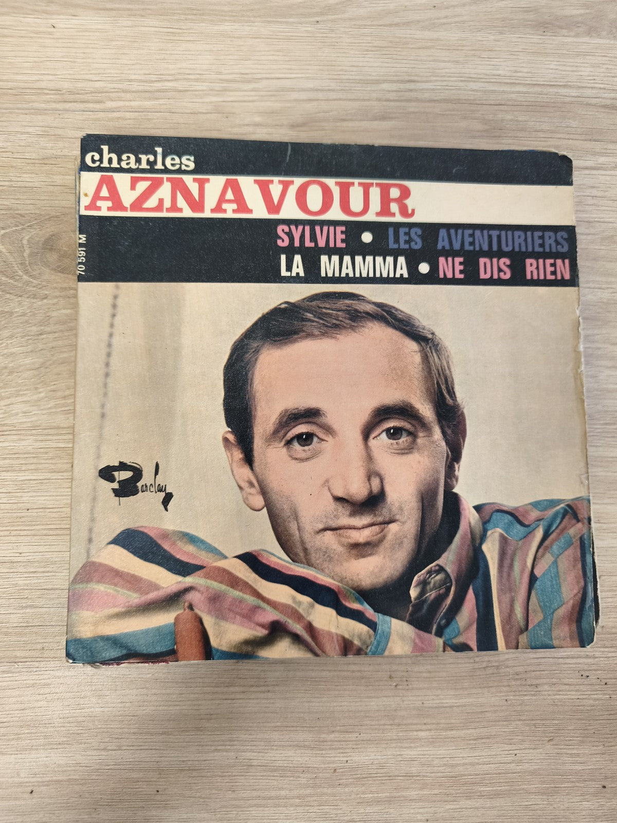 Vintage 45 tours Charles Aznavour Barclay pochette couleurs ? Sylvie, La Mamma