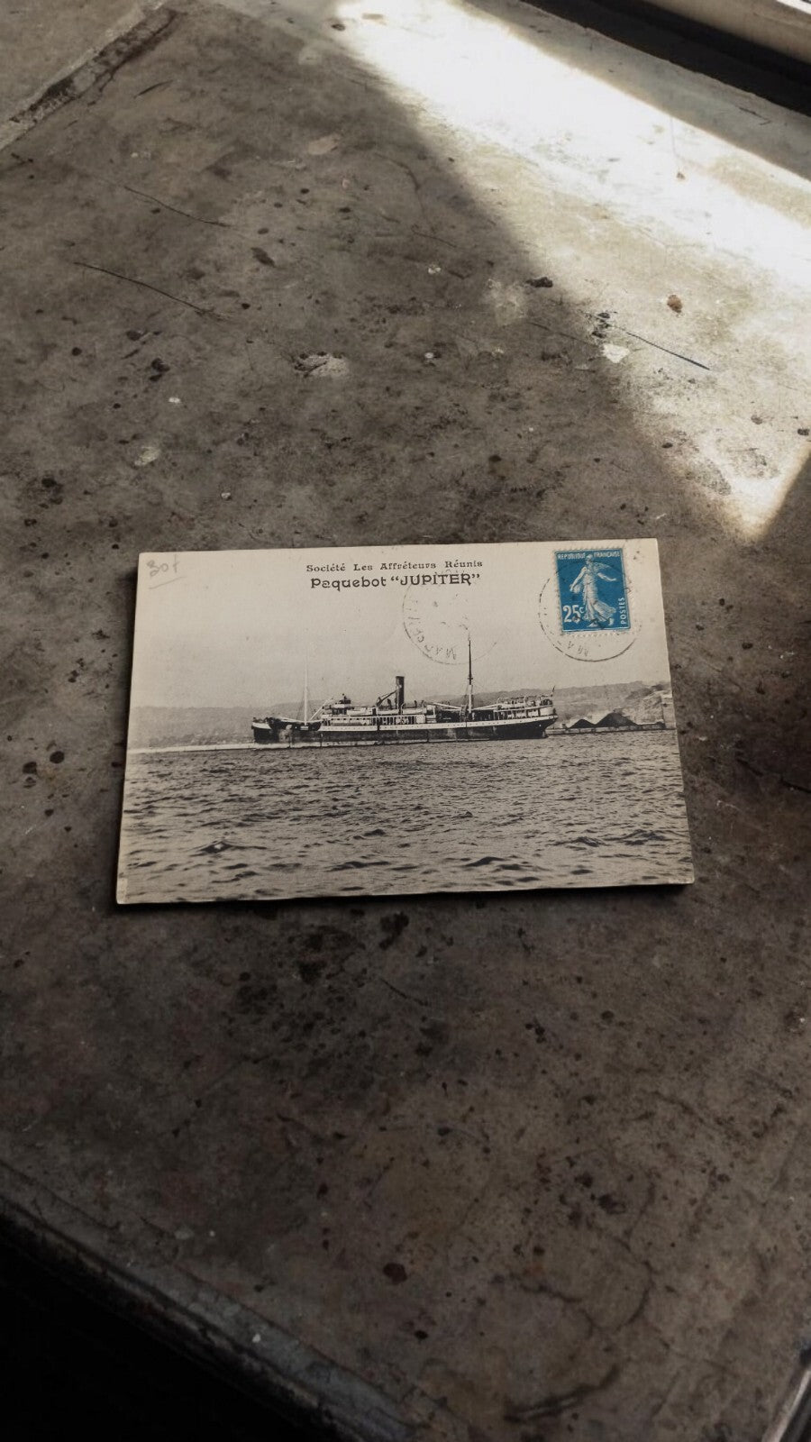 Carte postale ancienne paquebot Jupiter Affréteurs Réunis maritime timbre