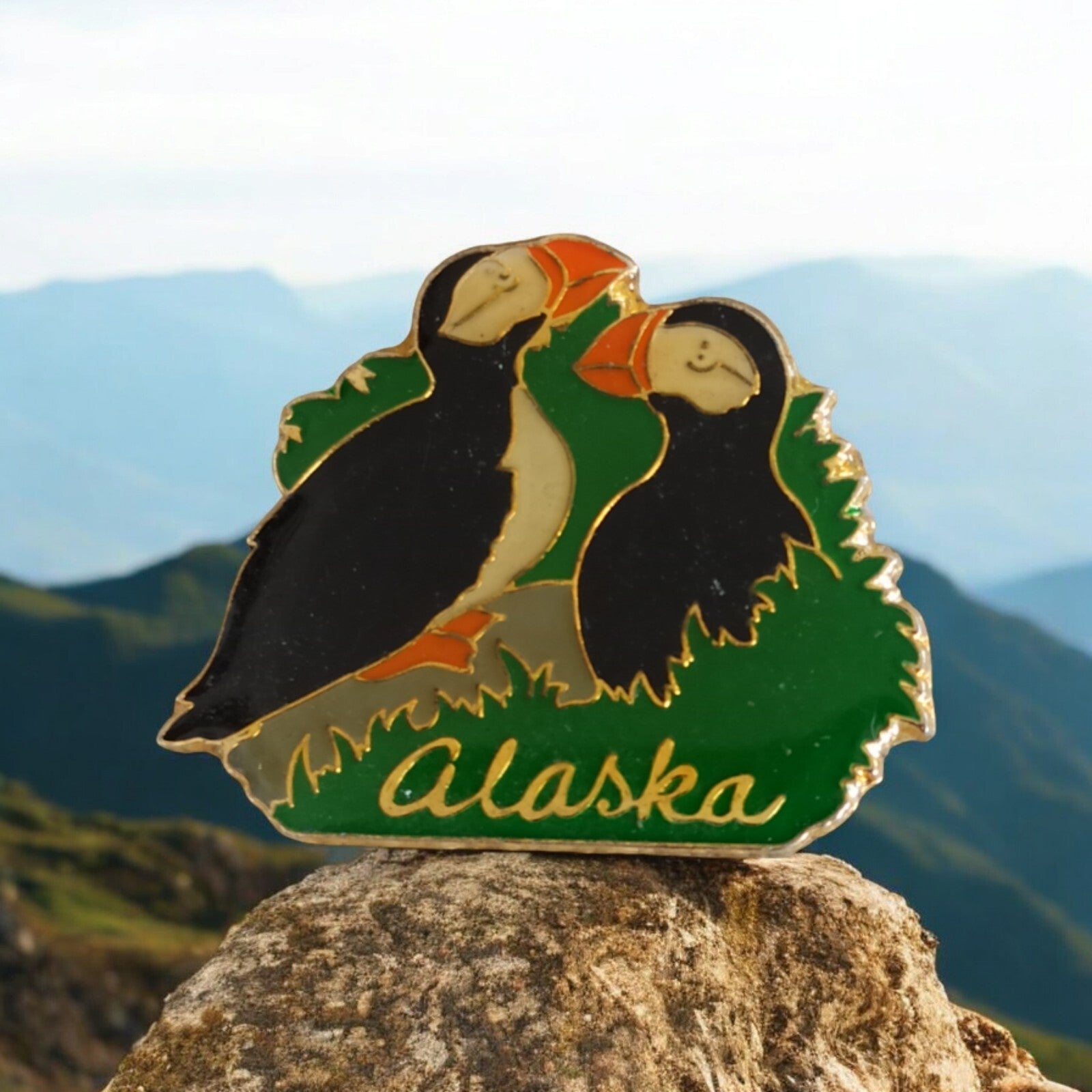 Broche vintage Alaska macareux émaillés, badge rétro oiseaux souvenir