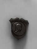 Médaille Villers-Chatel blason, relief profil femme, badge décoratif