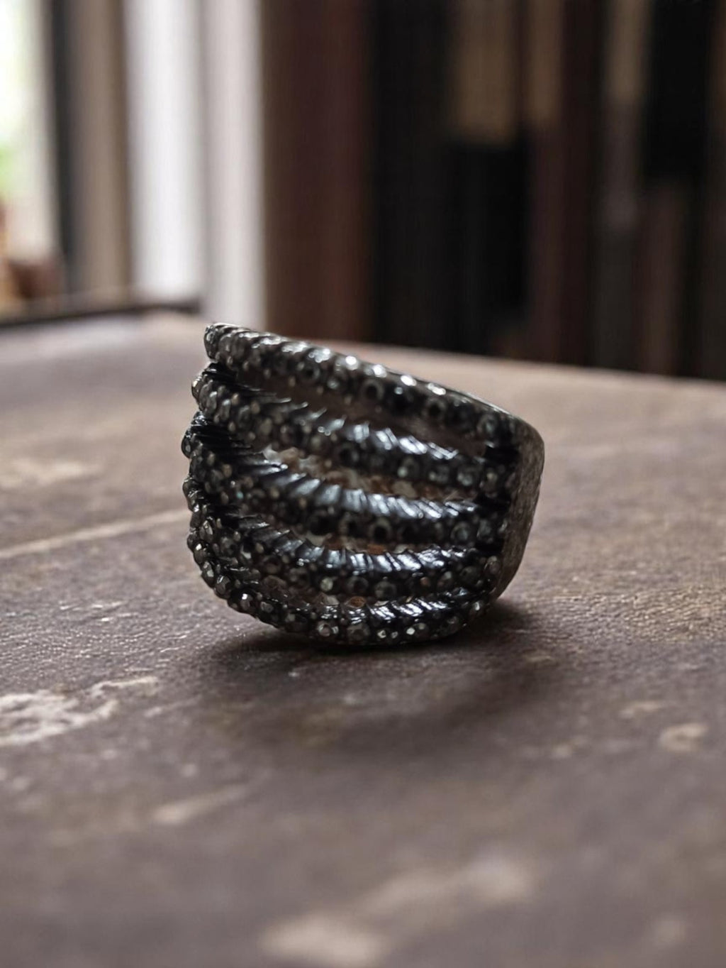 Bague vintage fantaisie noire strass, anneau large femme taille 58