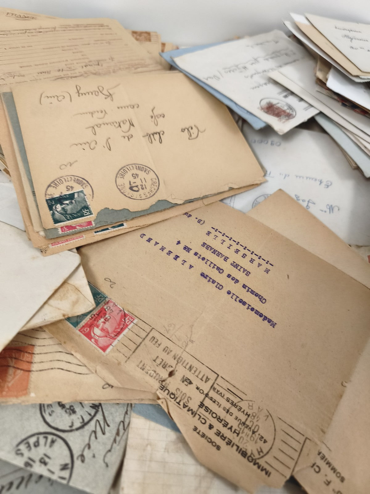 Très gros lot ancien d?enveloppes philatélie timbrées, correspondances diverses