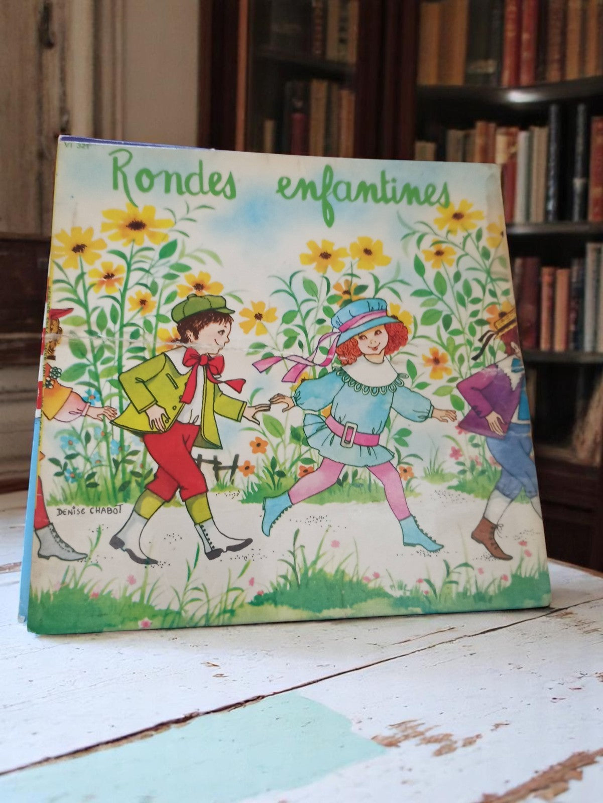Disque vinyle 45 tours Rondes enfantines vintage, pochette illustrée rétro