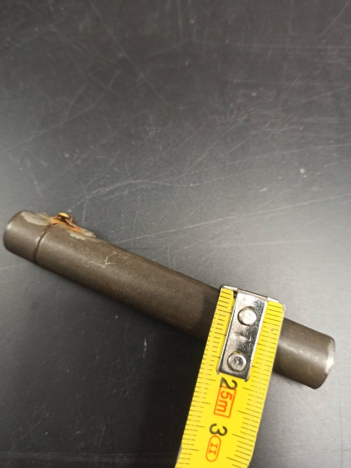 Étui à cigarette ancien militaire vintage, tube noir rétro soldat WW