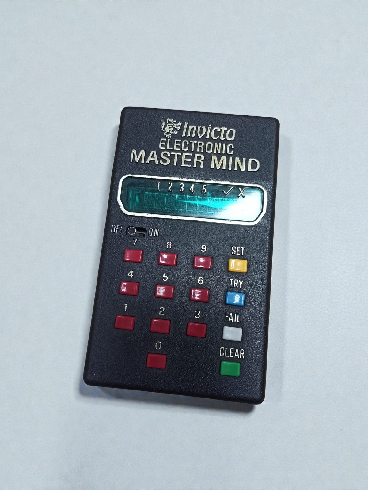 Jeu de stratégie électronique Master Mind de voyage Invicto version portable occ