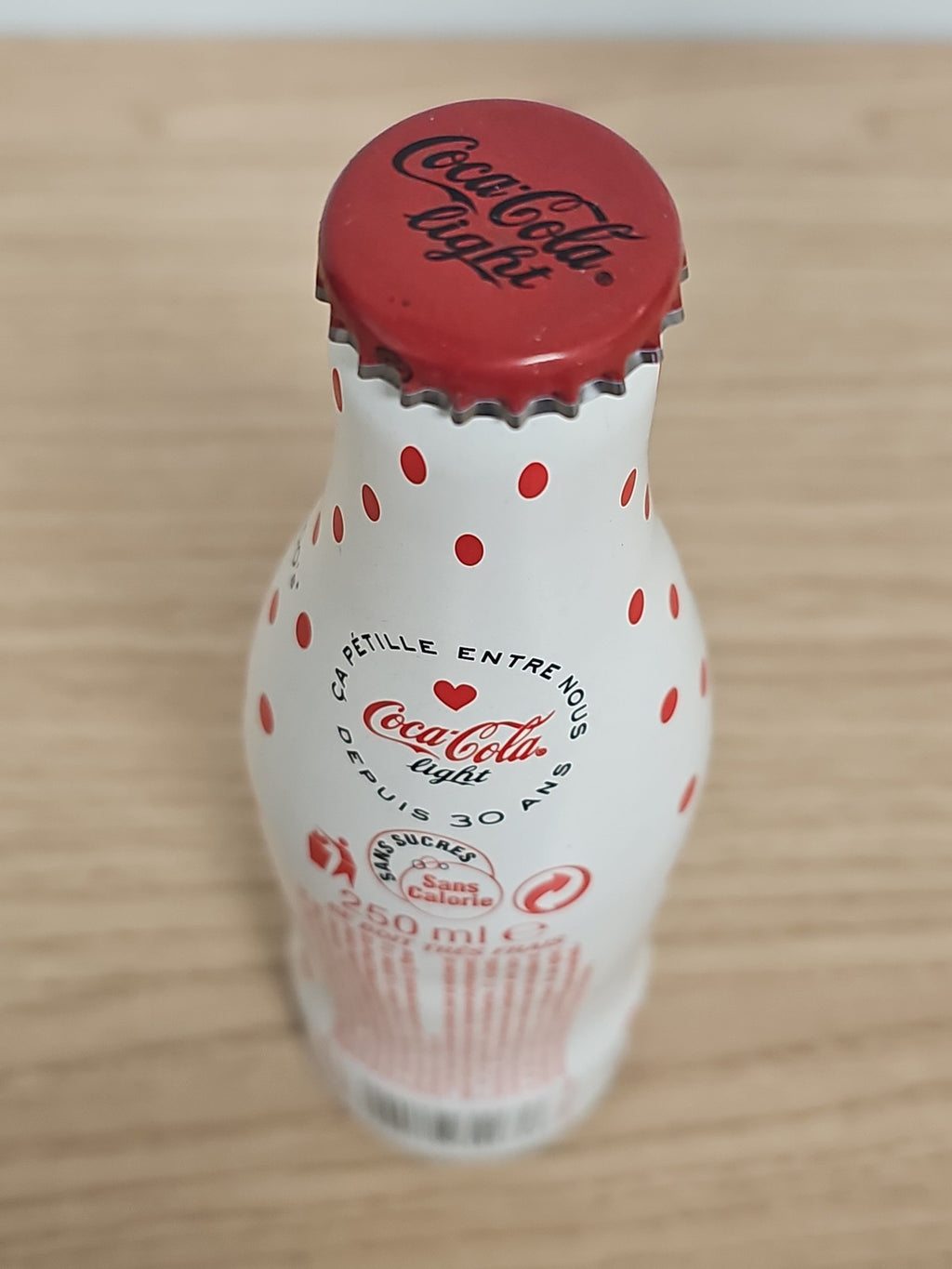 Bouteille Coca Cola pleine édition spéciale Marc Jacobs design original canette
