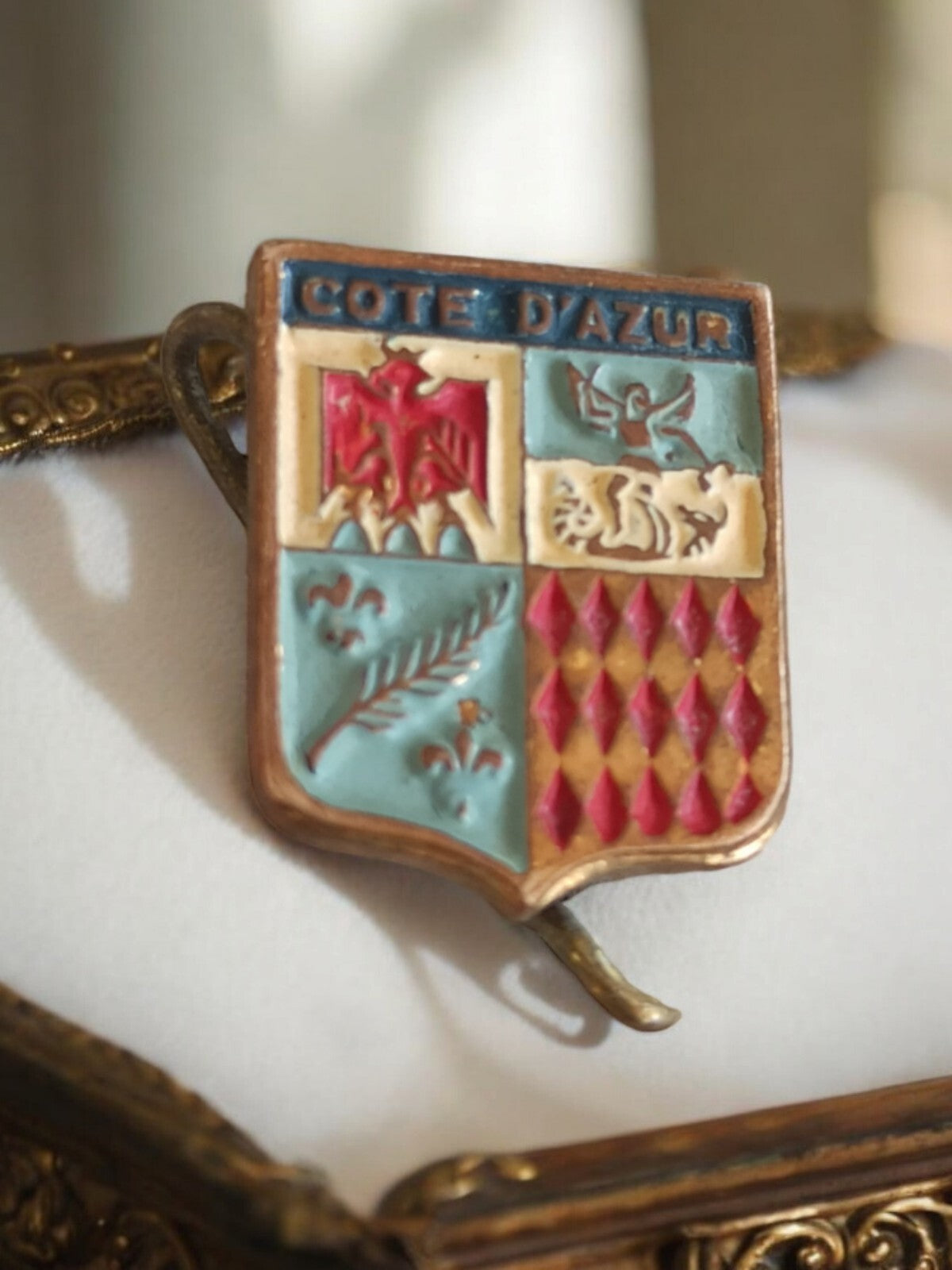 Broche blason émaillée Côte d'Azur vintage, écusson héraldique rétro