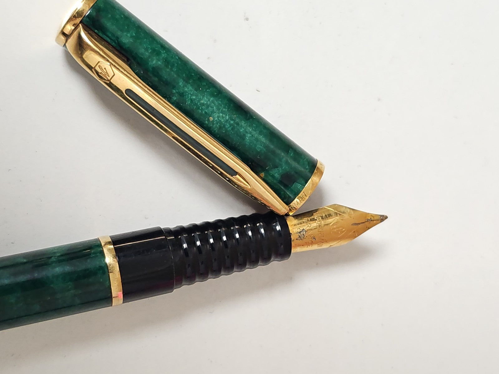 Waterman stylo roller vert marbré écriture fluide design élégant d'occasion