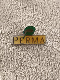 Pin's vintage PERMA logo, finition dorée, badge publicitaire ancien (Ref 6)