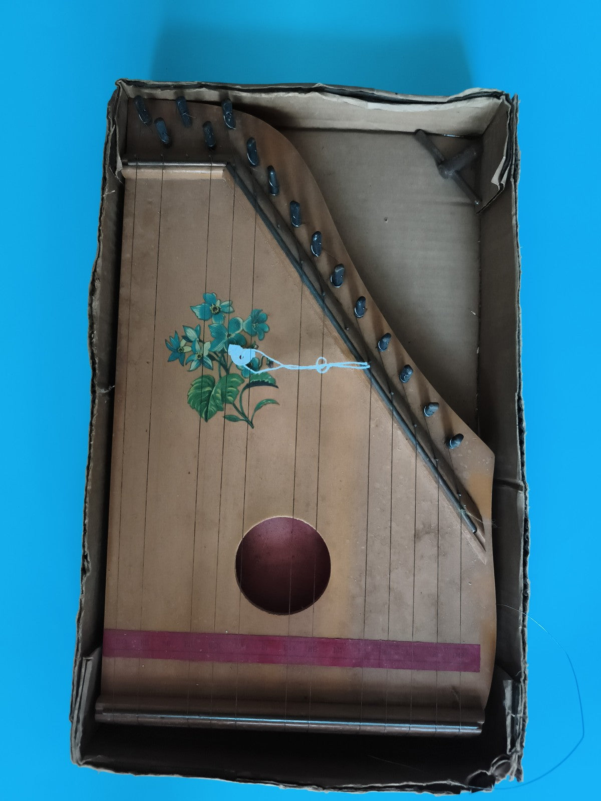Cithare à cordes décor floral Instrument musique boîte carton