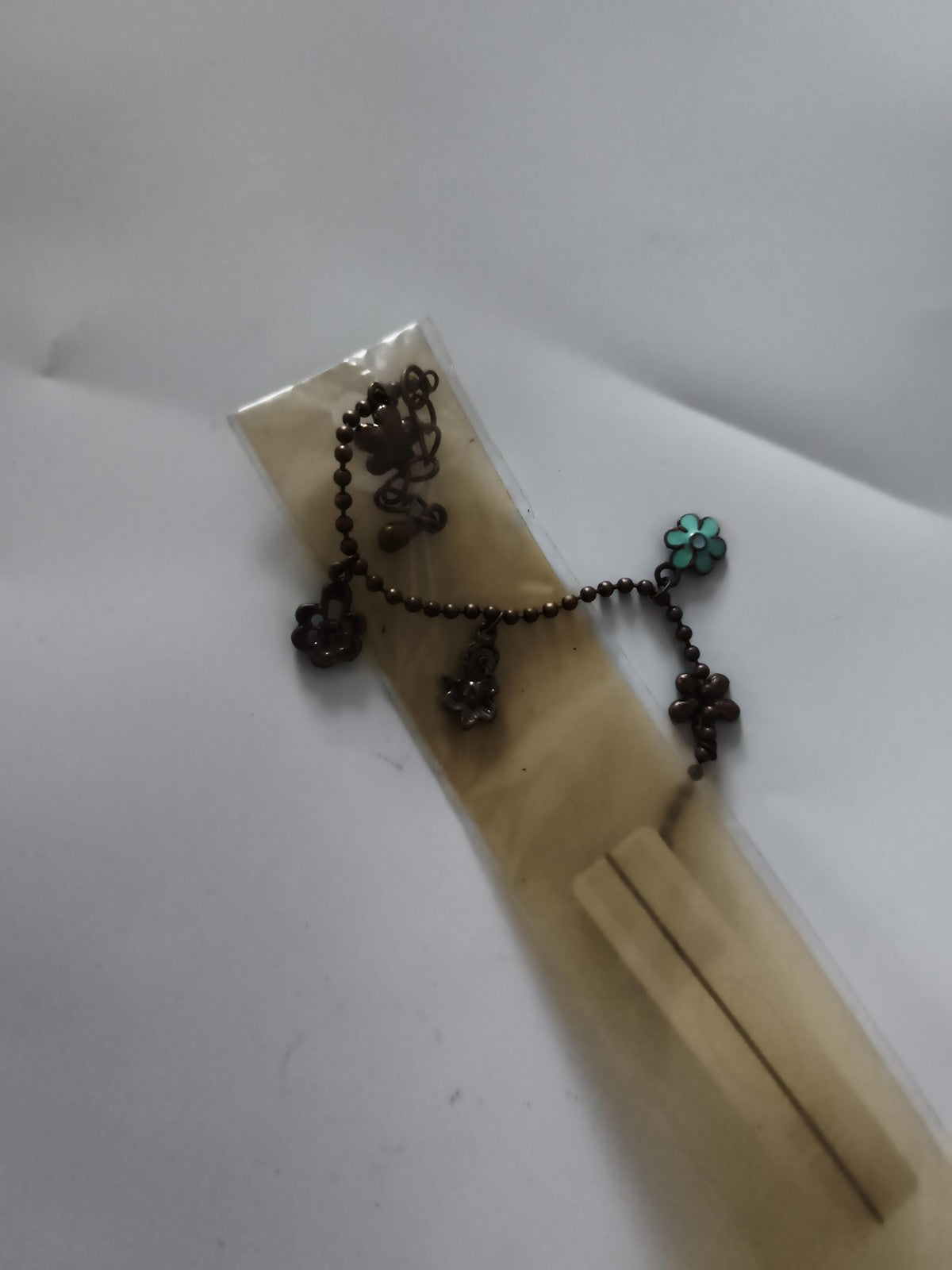 Collier vintage bronze fleurs pendentifs émaillés deadstock rétro magasin