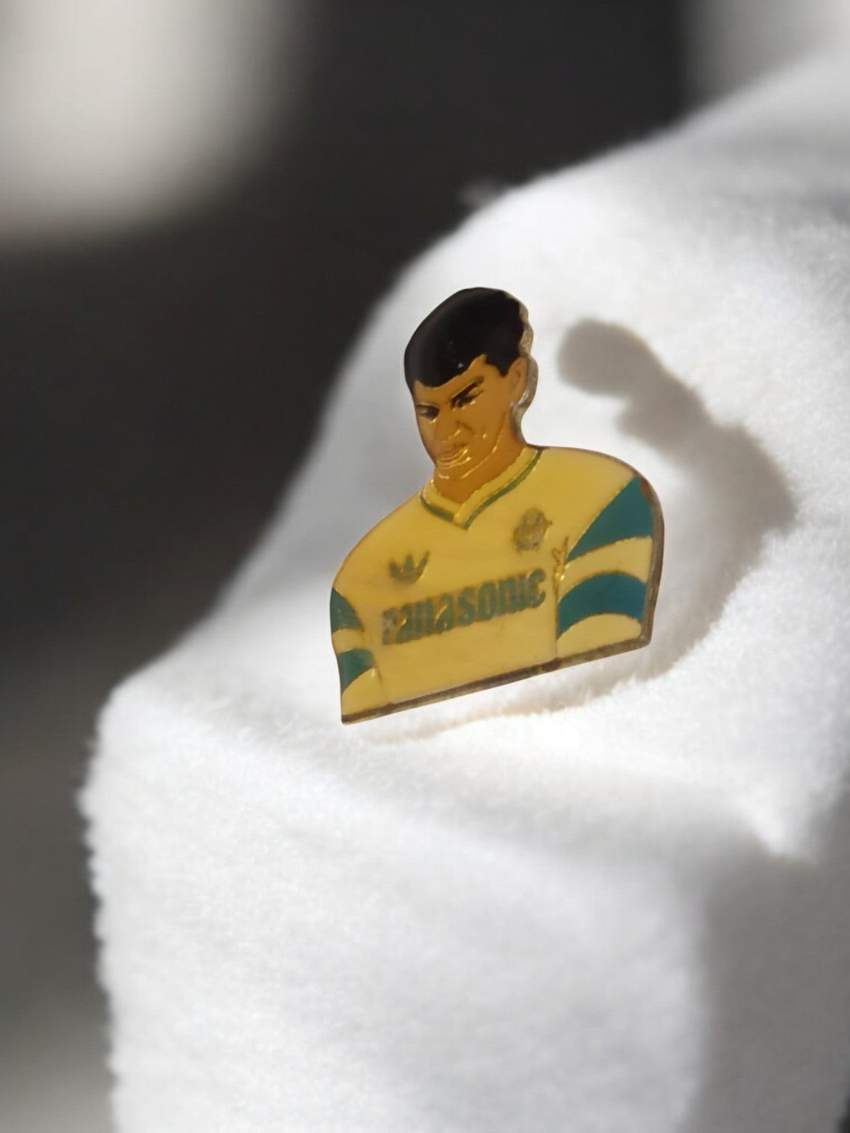 Pin's vintage joueur OM Panasonic années 90 football rétro ancien