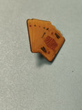 Vintage pin's jeu de cartes ancien ? Forme main poker ? Collection (Ref 7)