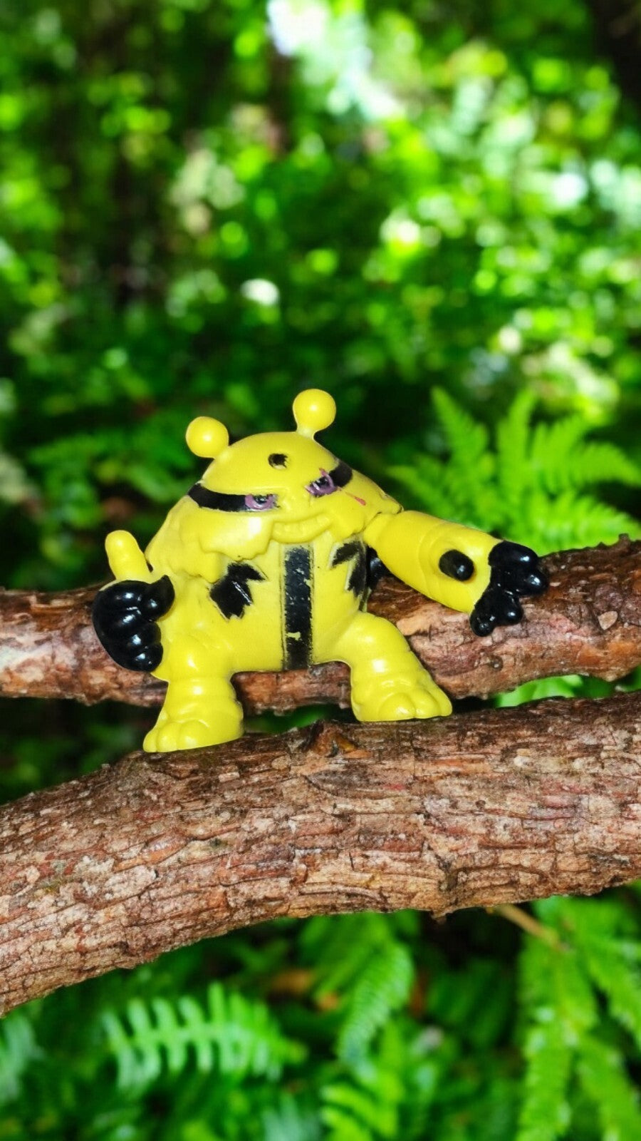 Figurine Pokémon Elekable jaune noir PVC 2005/2006 vintage jouet rare