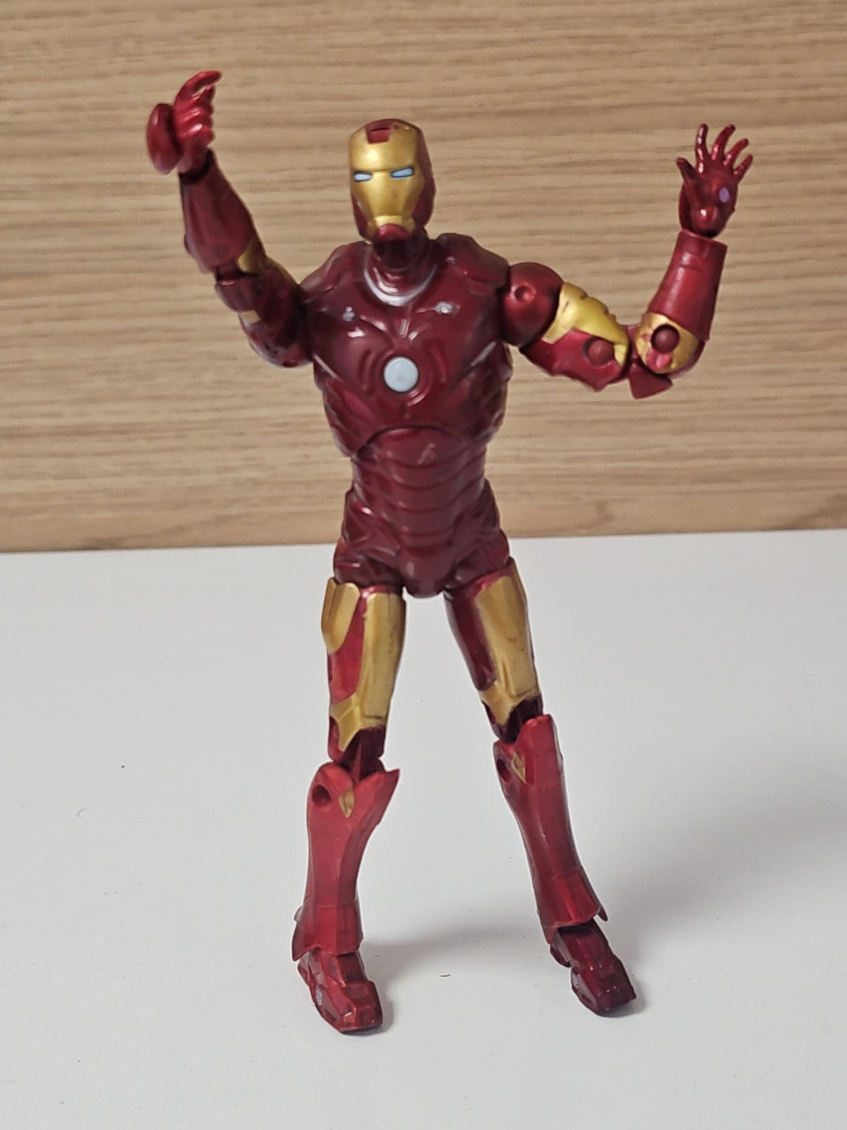 Figurine Marvel Legends Iron Man Mark III 2008 articulée 15cm super-héros film