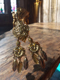 Boucle d’oreille vintage dorée pendante années 70, style baroque, bijou rétro