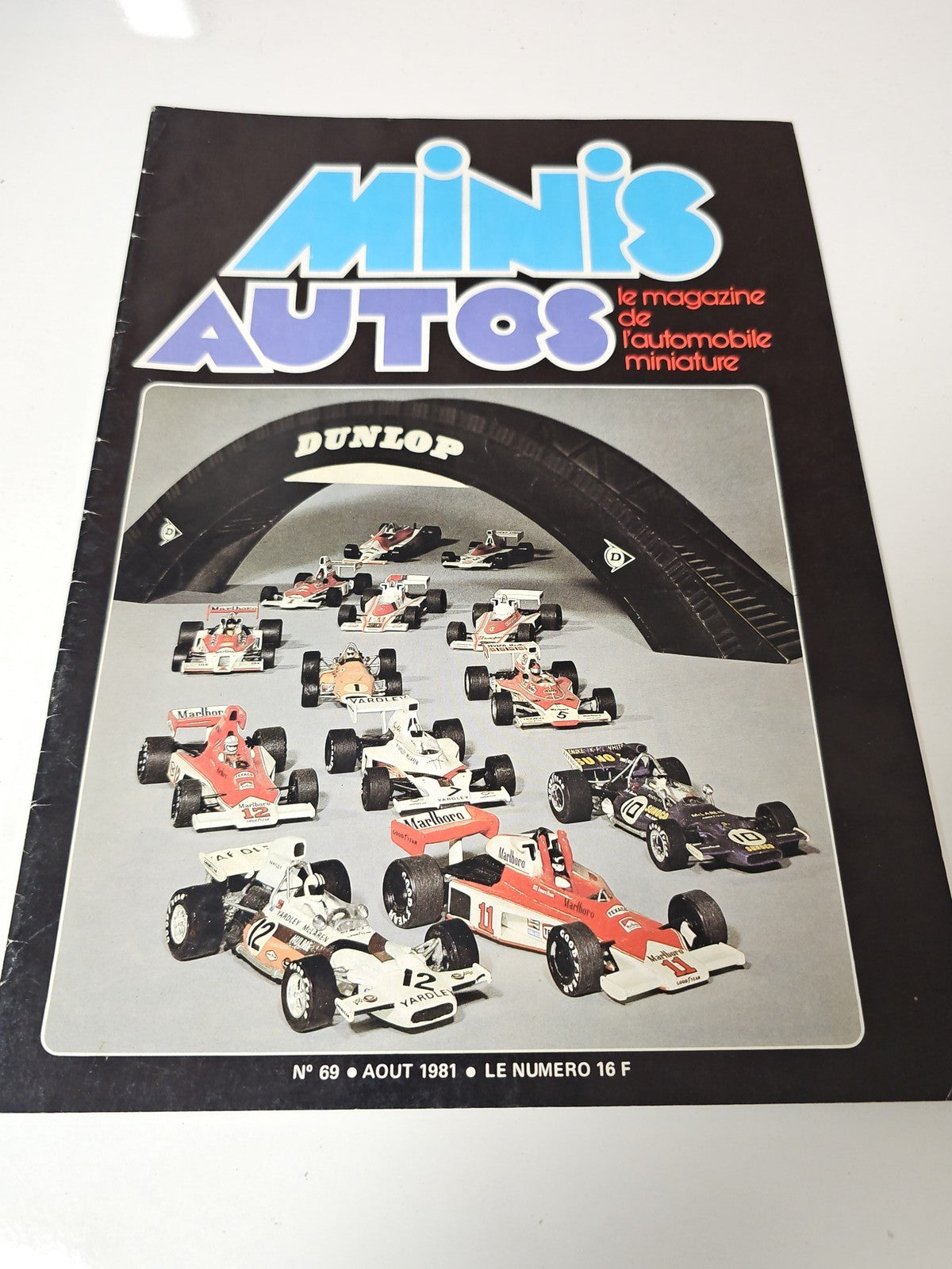 Magazine vintage miniatures autos ancien, collection automobile rétro d'occasion