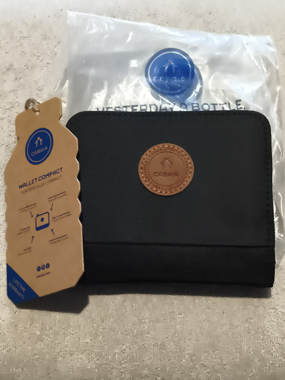 Portefeuille compact Cabaia noir écusson camel neuf 24 cm wallet femme