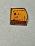 Vintage pin's TOTAL jaune logo rouleau ancien collection pétrolier (Ref 8)