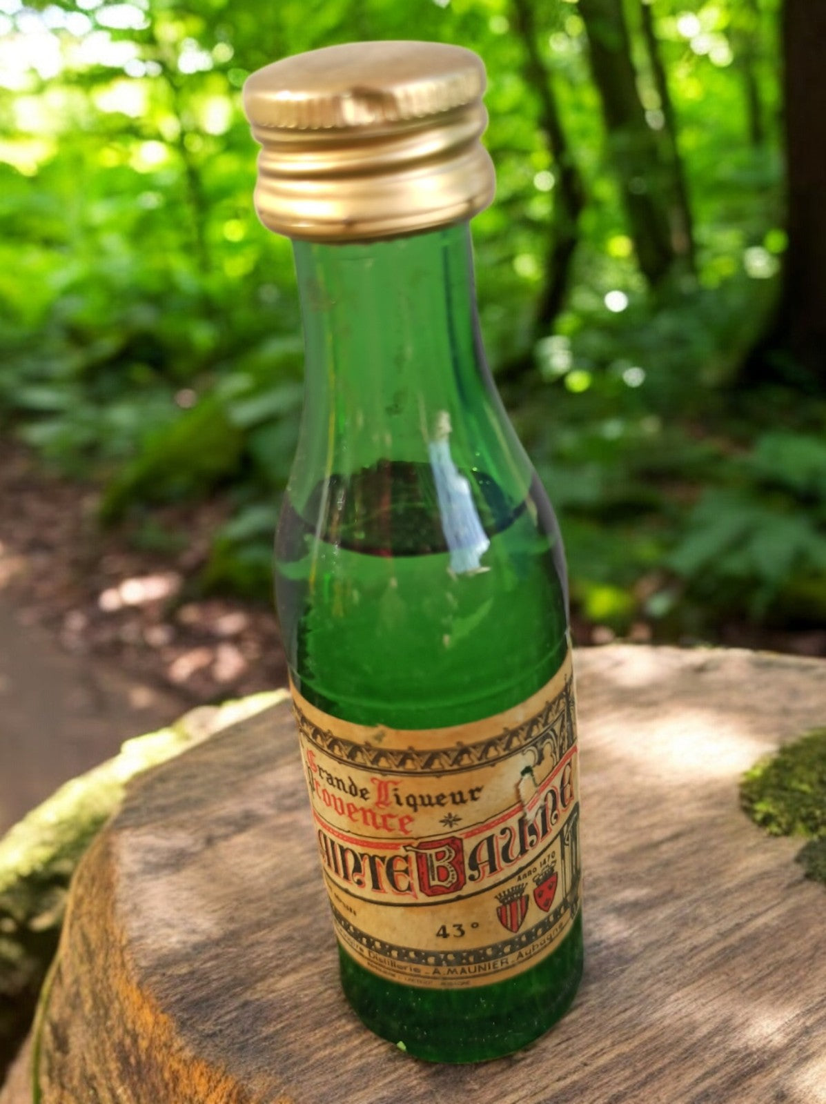 Mignonette liqueur Sainte Baume vintage, bouteille verre vert, étiquette d'époqu