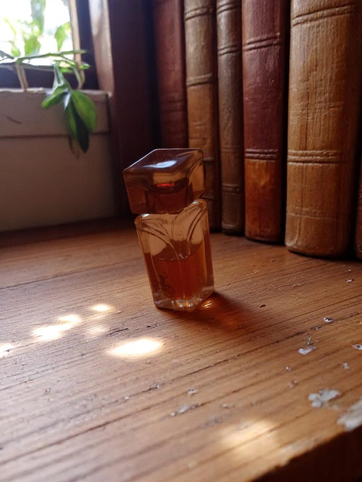 Miniature parfum vintage flacon rétro ancien verre ambré déco