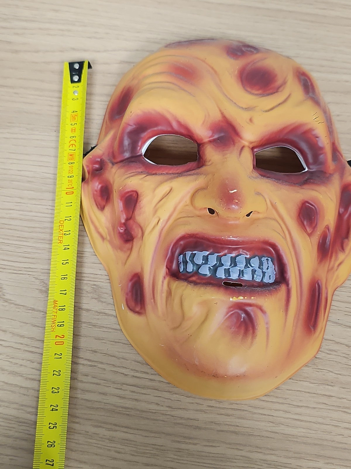 Masque vintage horreur style Freddy Krueger rétro brûlé Halloween cinéma