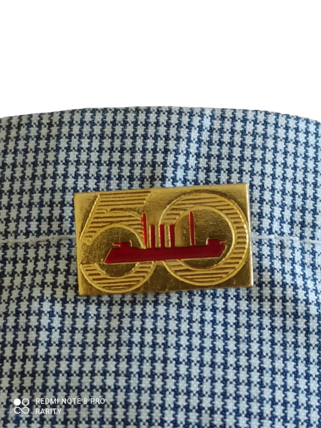 Broche commémorative marine russe vintage, 50 ans, finition dorée, navire rouge